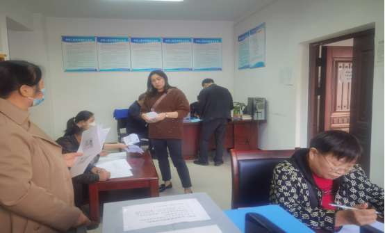 1731055164407652.png 中荊置業(yè)扎實(shí)推進(jìn)特困職工申報(bào)工作傳遞溫暖與關(guān)懷412.png